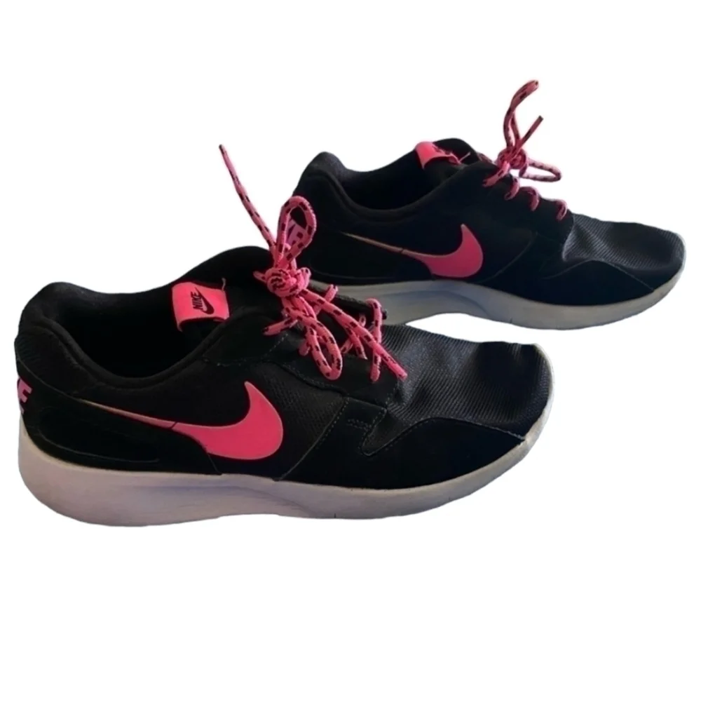 Nike Kaishi (GS) Athletic/ Running Shoes size 6.5Y/ Euro 39